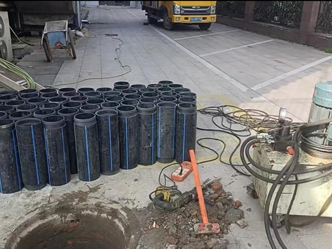 利辛PE置换管厂家 DN315置换管 非开挖管短管置换